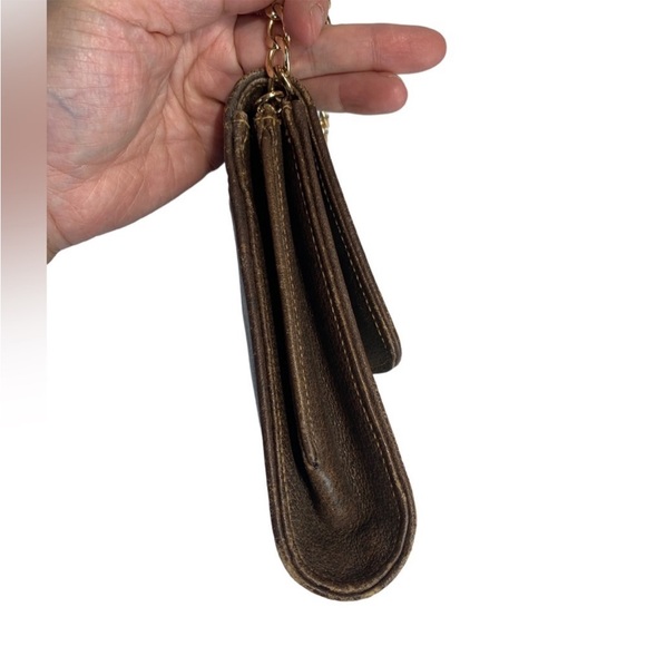 AUTHENTIC LARGE GUCCI CLUTCH WITH CHAIN STRAP - Picture 8 of 16